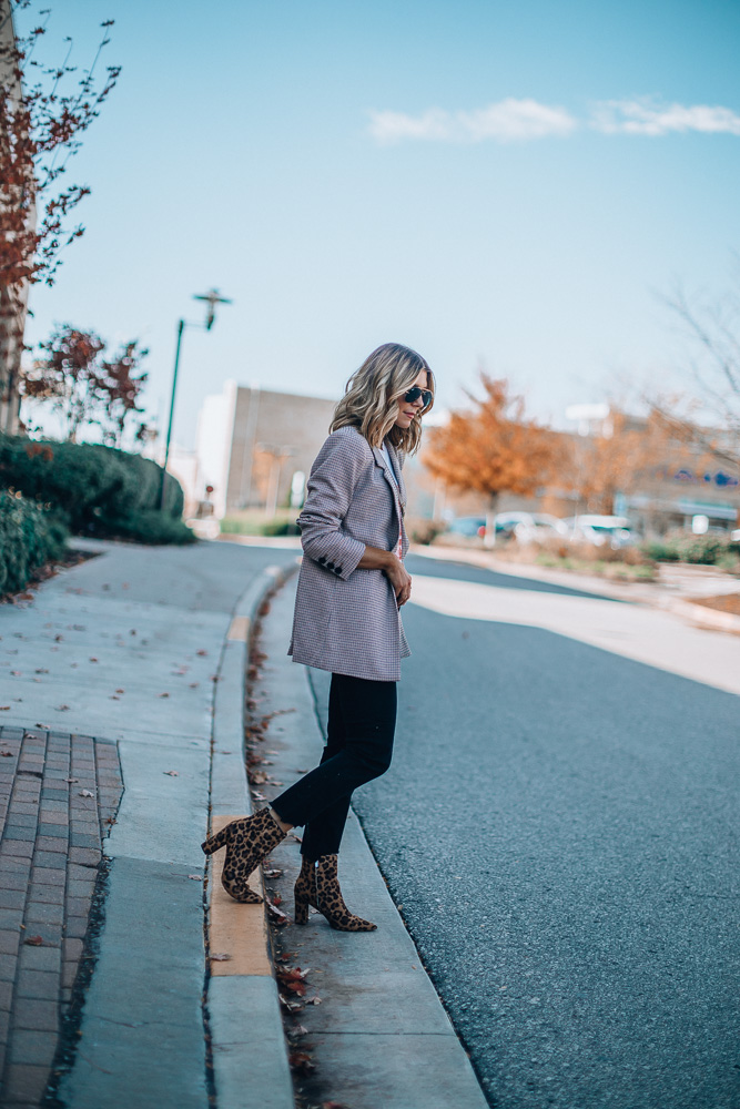 plaid blazer fall outfit
