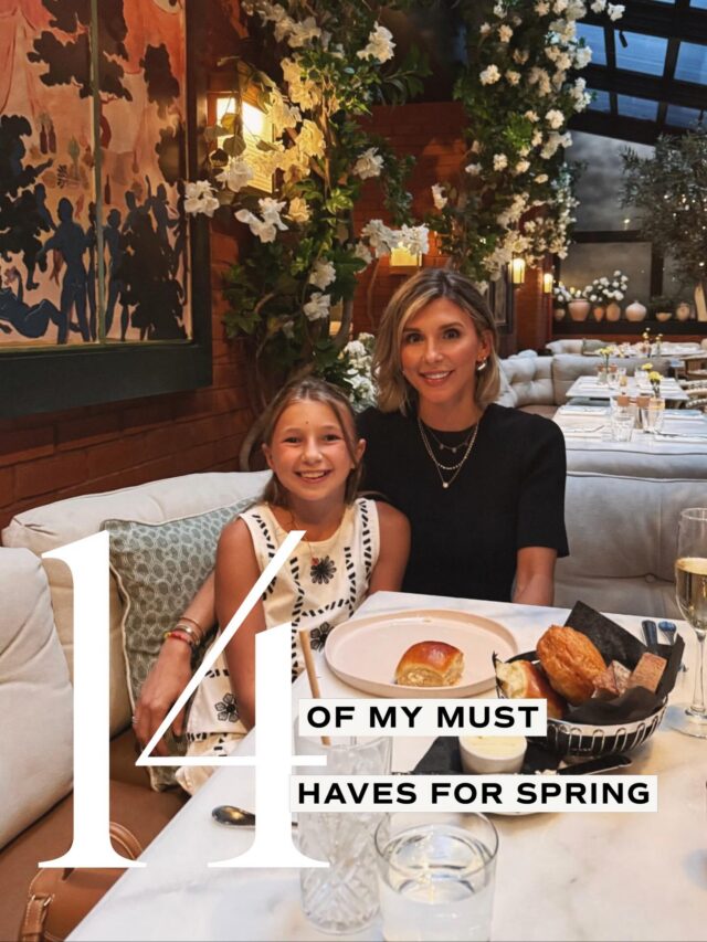 Comment SHOP and I'II send you a DM with a link to shop these outfits details. XX

You have to be following me @vibemagzblog in order to get the message with details 💌

You can shop all my looks anytime on the LTK app- search
Vibe Magz.

Direct links>> https://liketk.it/69fRa #momstyle #viraljeans
#grwm
#styleover40